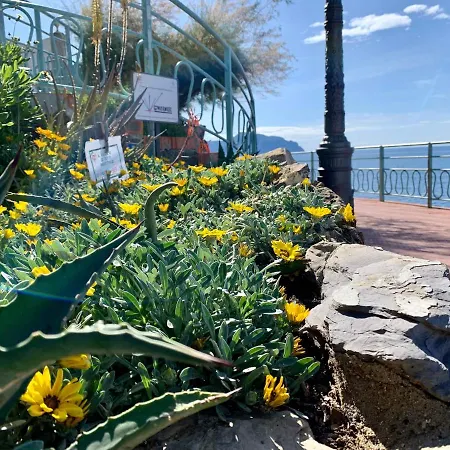 Mae Nervi A 2 Passi Dal Mare Genoa