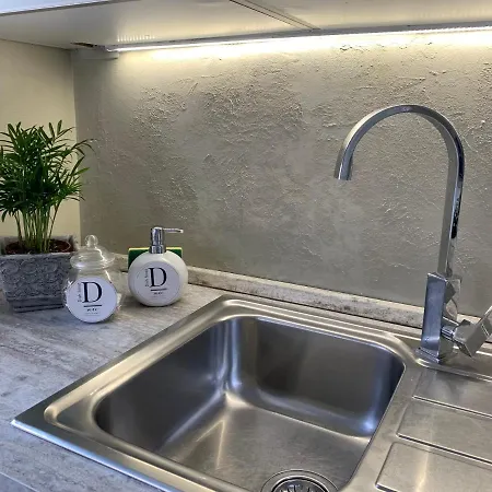 Mae Nervi A 2 Passi Dal Mare Apartment *